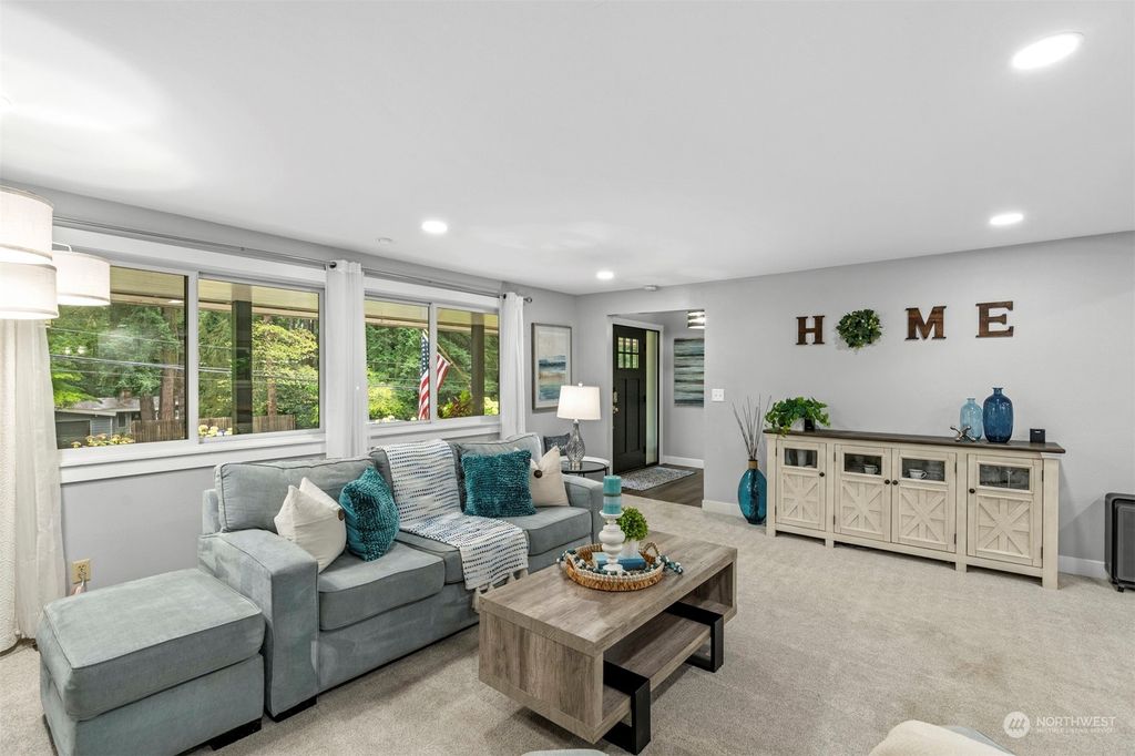 Photo of 18615 92nd Avenue NE, Bothell, WA 98011 (MLS # 2165239)