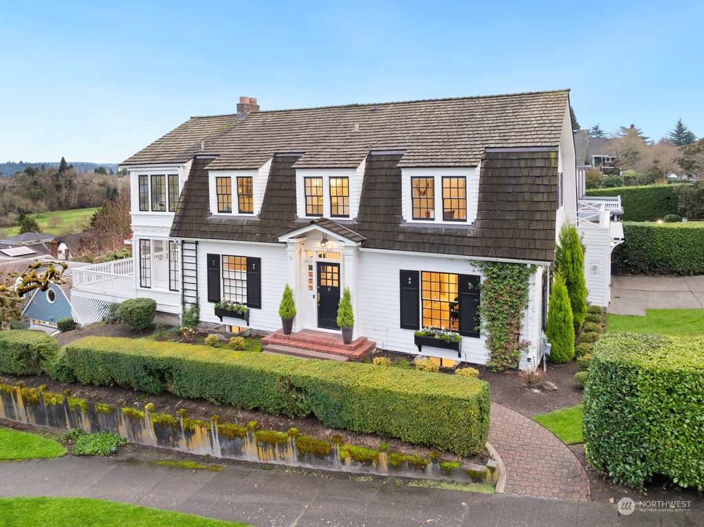 Photo of 3700 Cascadia Avenue S, Seattle, WA 98144 (MLS # 2320958)