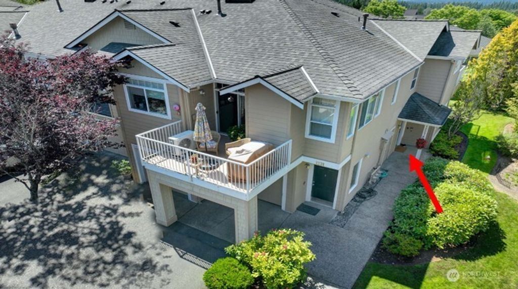 Photo of 1227 227th Lane SE #E2, Sammamish, WA 98075 (MLS # 2377399)