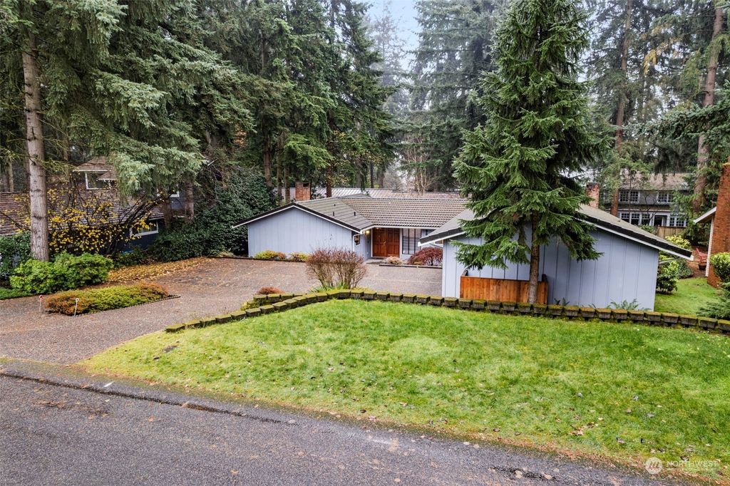 Photo of 8521 SE 79th Place, Mercer Island, WA 98040 (MLS # 2184242)