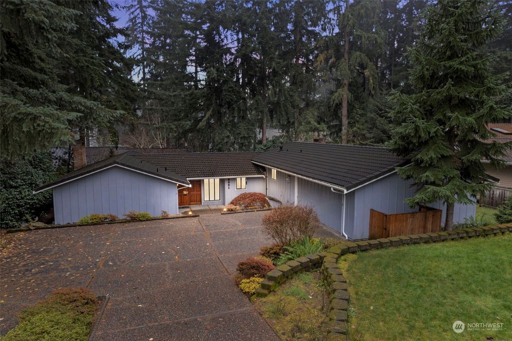 Photo of 8521 SE 79th Place, Mercer Island, WA 98040 (MLS # 2184242)