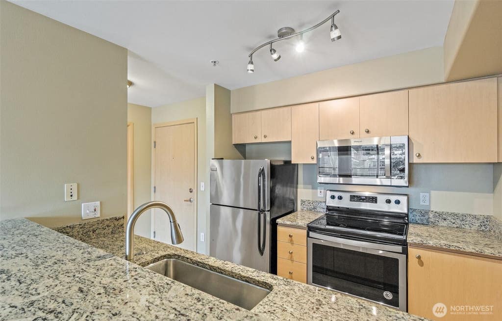 Photo of 2818 Grand Ave AVE #B502, Everett, WA 98201 (MLS # 2566150)