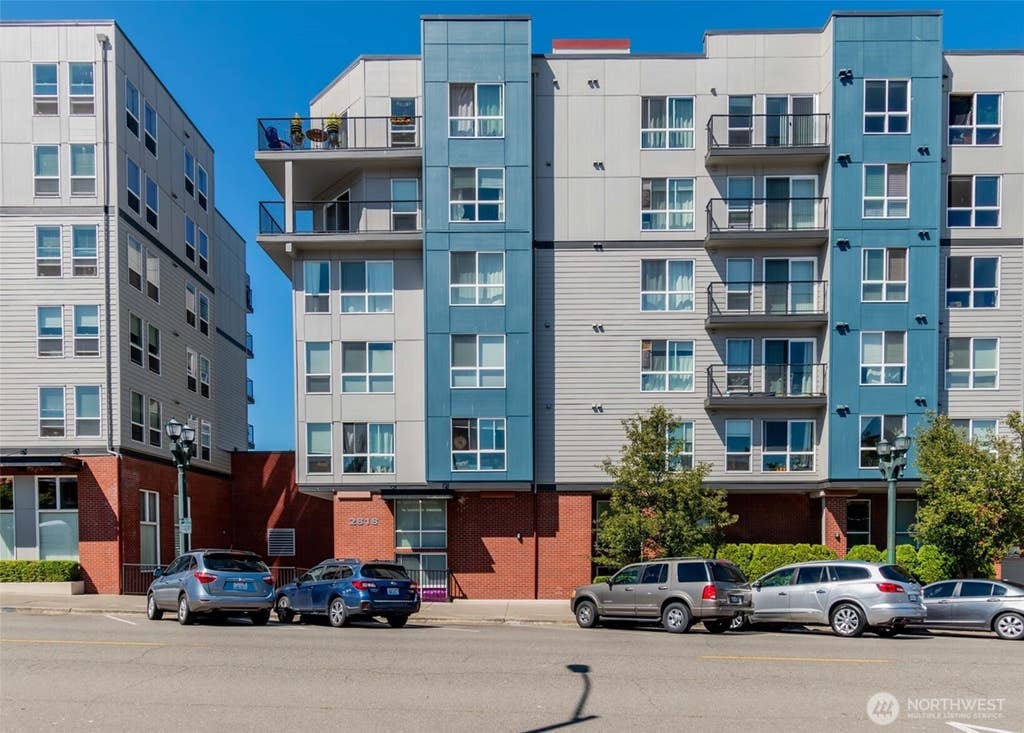 Photo of 2818 Grand Ave AVE #B502, Everett, WA 98201 (MLS # 2566150)