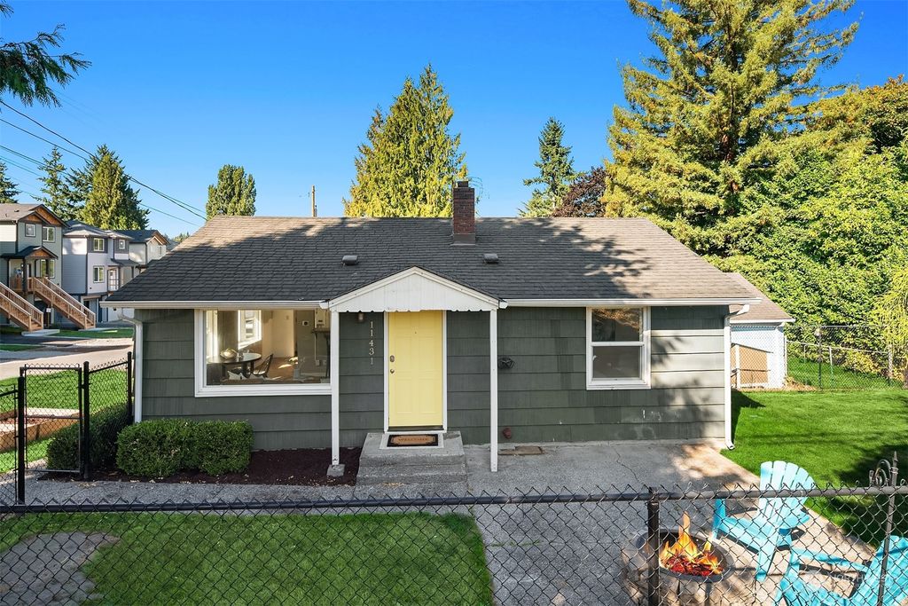 Photo of 11431 12th Avenue S, Seattle, WA 98168 (MLS # 2160685)