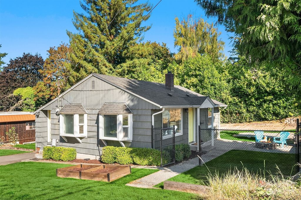 Photo of 11431 12th Avenue S, Seattle, WA 98168 (MLS # 2160685)