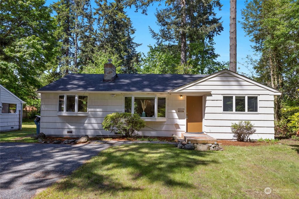 Photo of 22228 80th Avenue W, Edmonds, WA 98026 (MLS # 2218927)