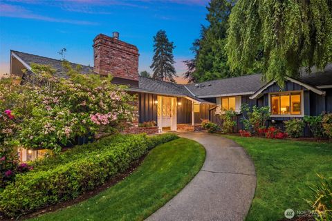 Photo of 12535 SE 15th Street, Bellevue, WA 98005 (MLS # 2517059)
