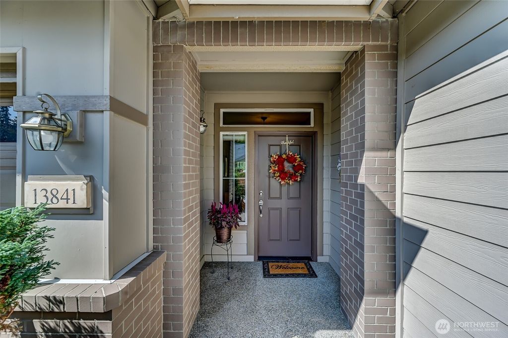 Photo of 13841 231st Lane NE, Redmond, WA 98053 (MLS # 2434492)