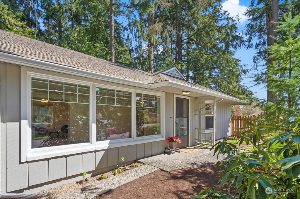 Photo of 16346 Stone Avenue N, Shoreline, WA 98133 (MLS # 2060839)