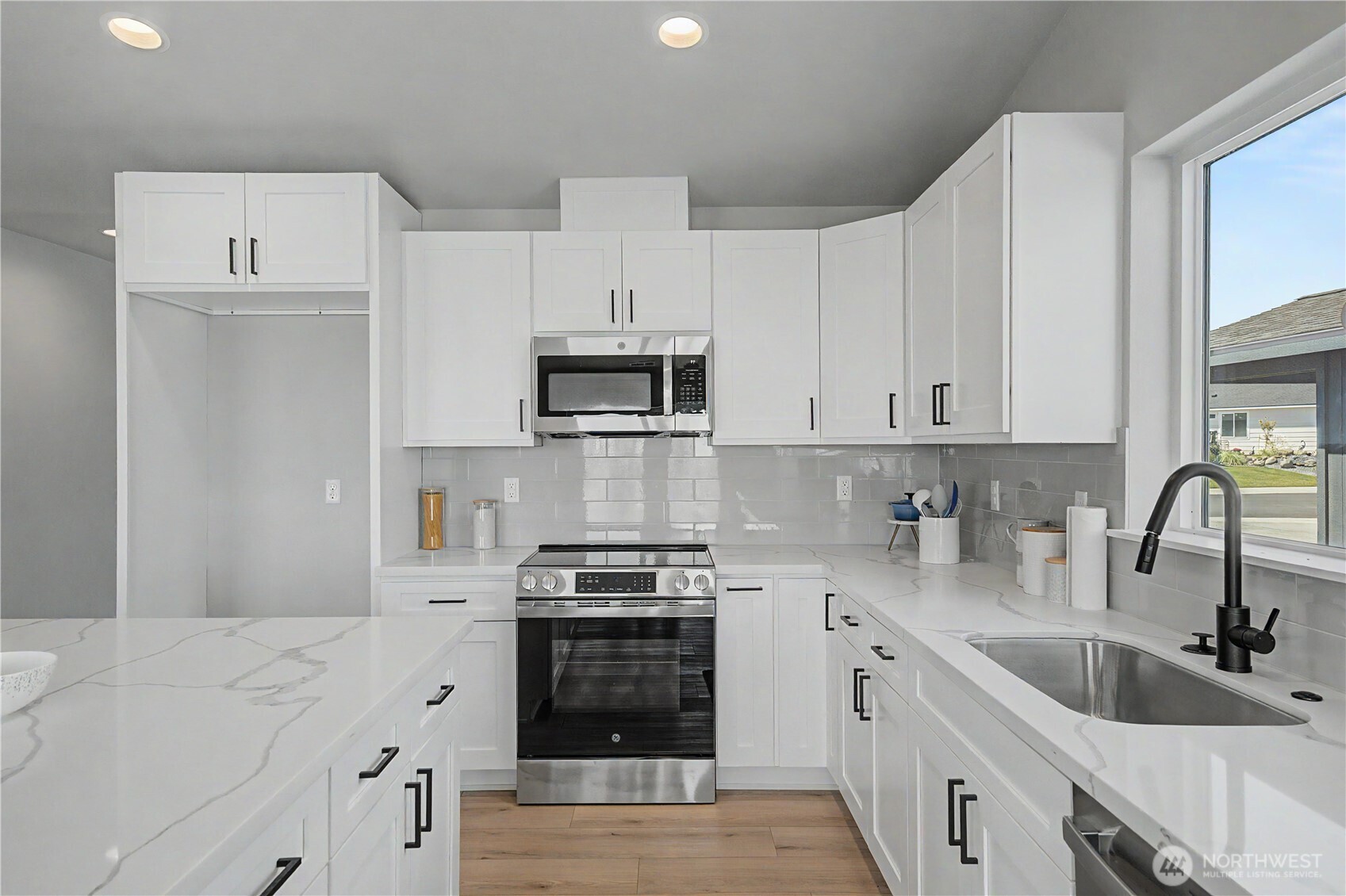 238 Parkside Pl