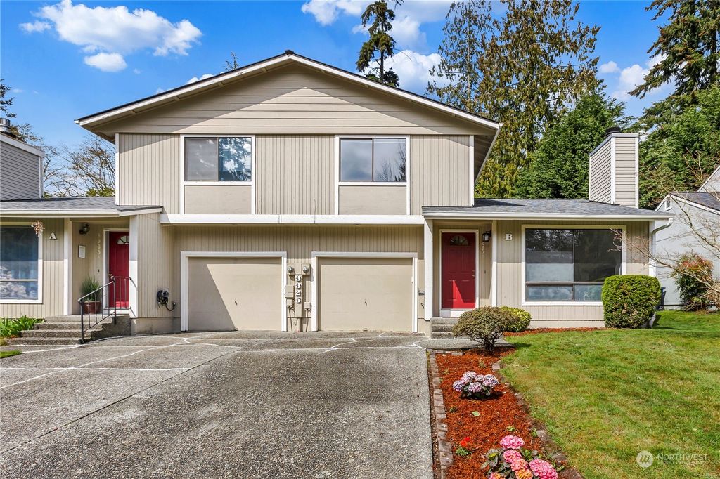 Photo of 3325 134th Place SW #B, Lynnwood, WA 98087 (MLS # 2056092)