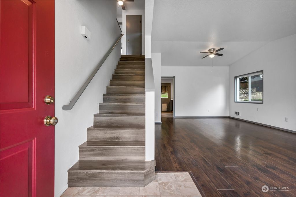 Photo of 3325 134th Place SW #B, Lynnwood, WA 98087 (MLS # 2056092)