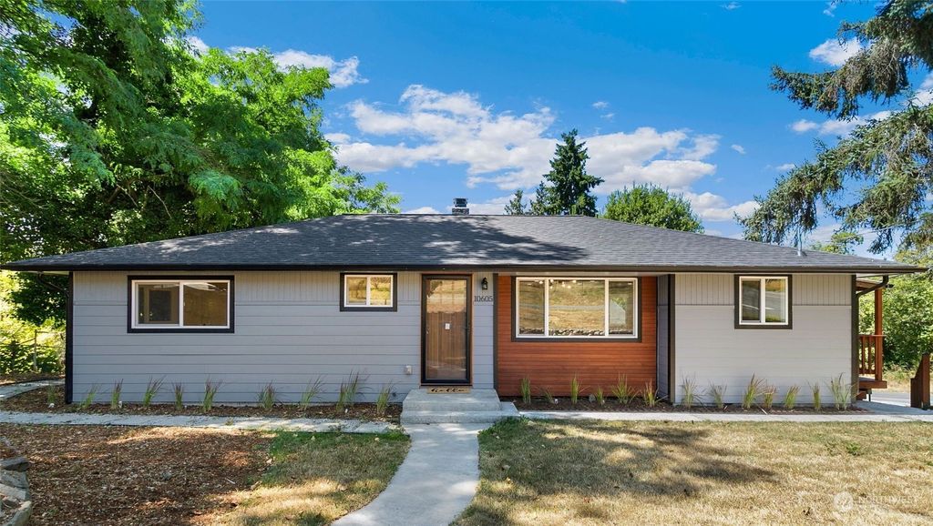 Photo of 10605 21st Avenue SW, Seattle, WA 98146 (MLS # 2136962)