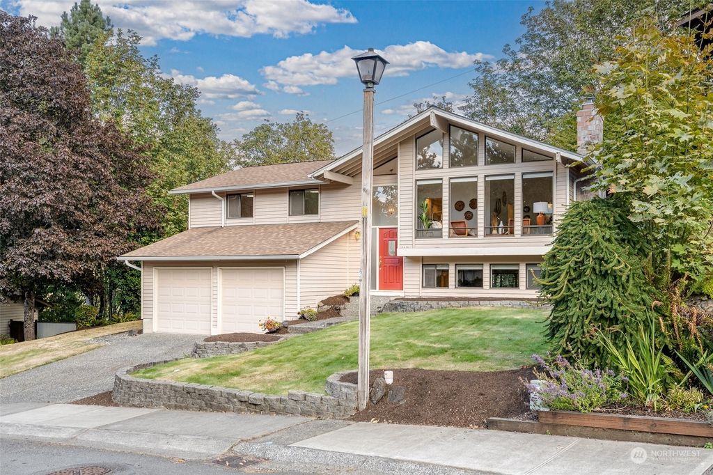 Photo of 4616 123rd Avenue SE, Bellevue, WA 98006 (MLS # 2000633)