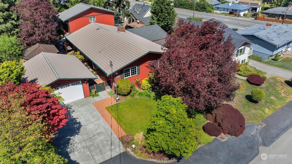 Photo of 1411 73 Street SE, Everett, WA 98203 (MLS # 2315123)
