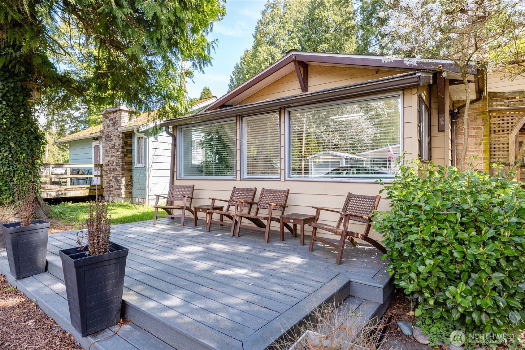 8252 Beach Way Drive