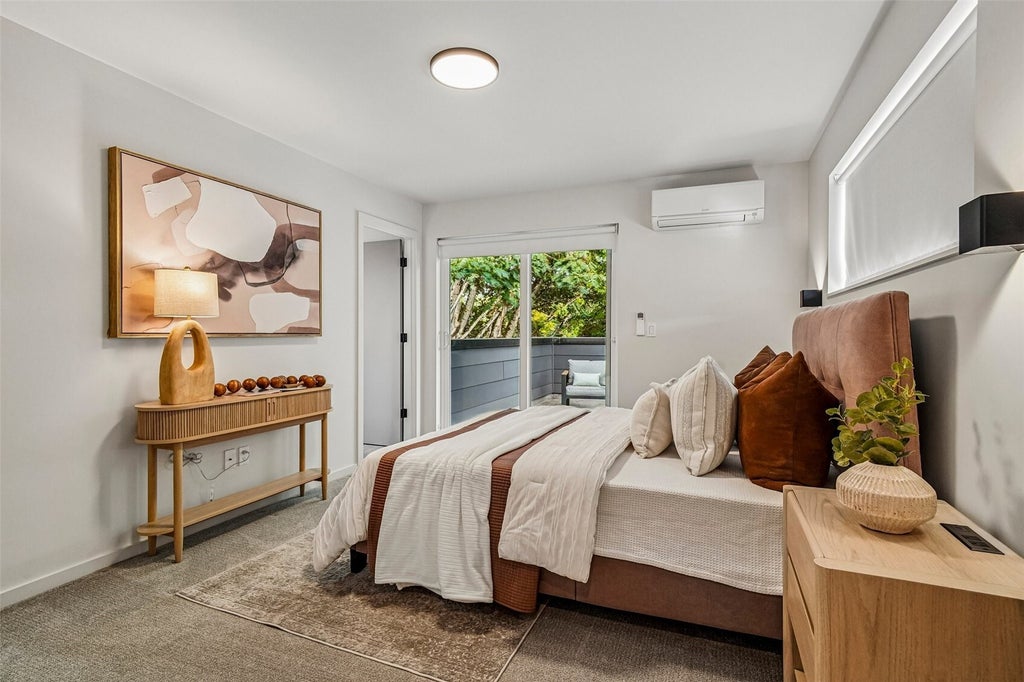 Photo of 731 S Southern Street #6, Seattle, WA 98108 (MLS # 2597502)