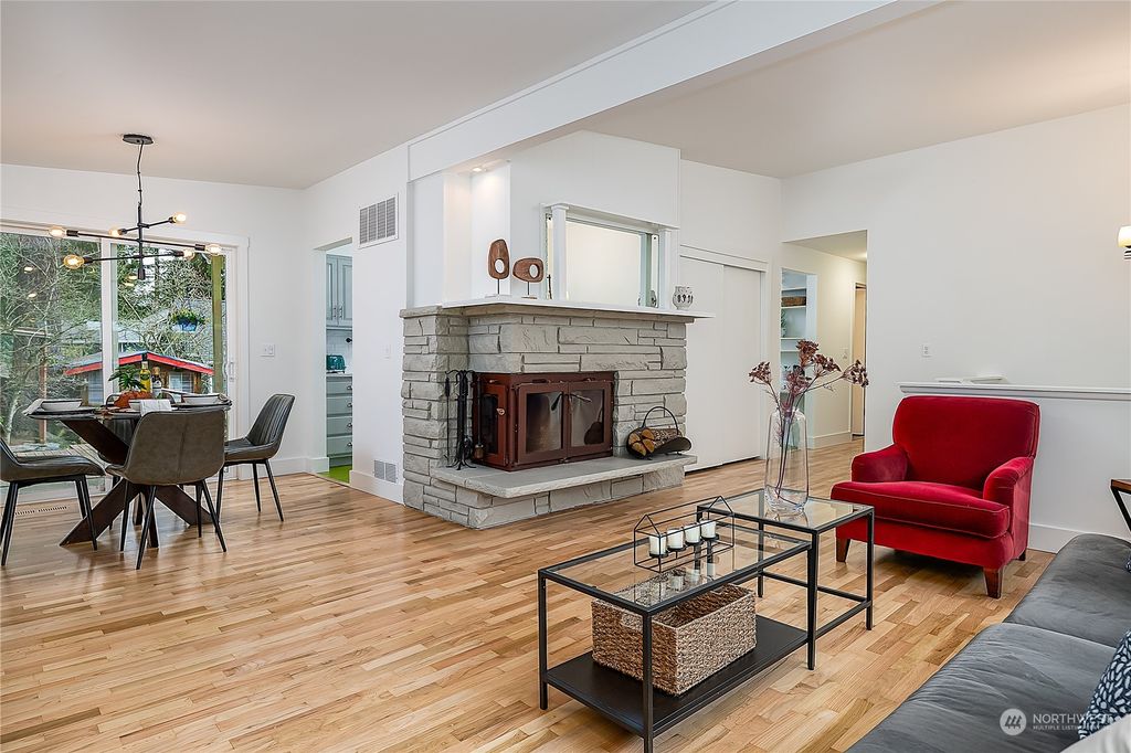 Photo of 2404 NE 182nd Place, Shoreline, WA 98155 (MLS # 2042711)