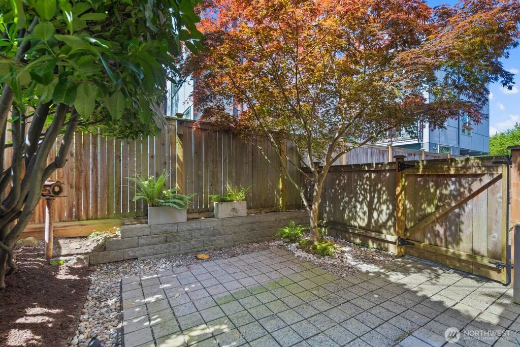 Photo of 628 NW 85th Street, Seattle, WA 98117 (MLS # 2515871)