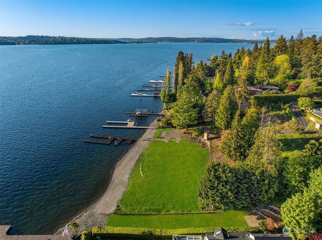 Photo of 33 xx Evergreen Point Road, Medina, WA 98039 (MLS # 2232959)