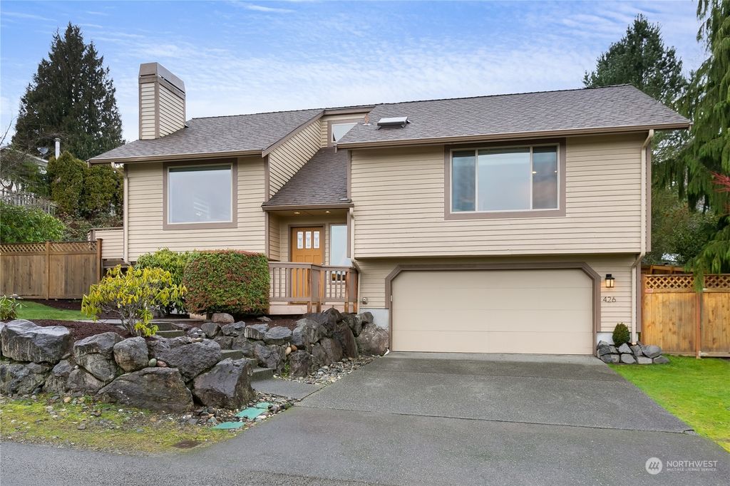 Photo of 426 S 214th Street, Des Moines, WA 98198 (MLS # 2194966)