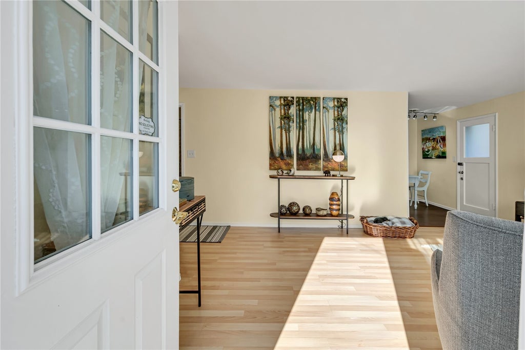 Photo of 3504 NE 6th Street, Renton, WA 98056 (MLS # 2598889)