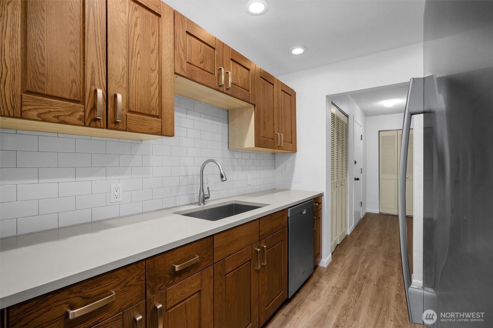 2550 Thorndyke Avenue W 103