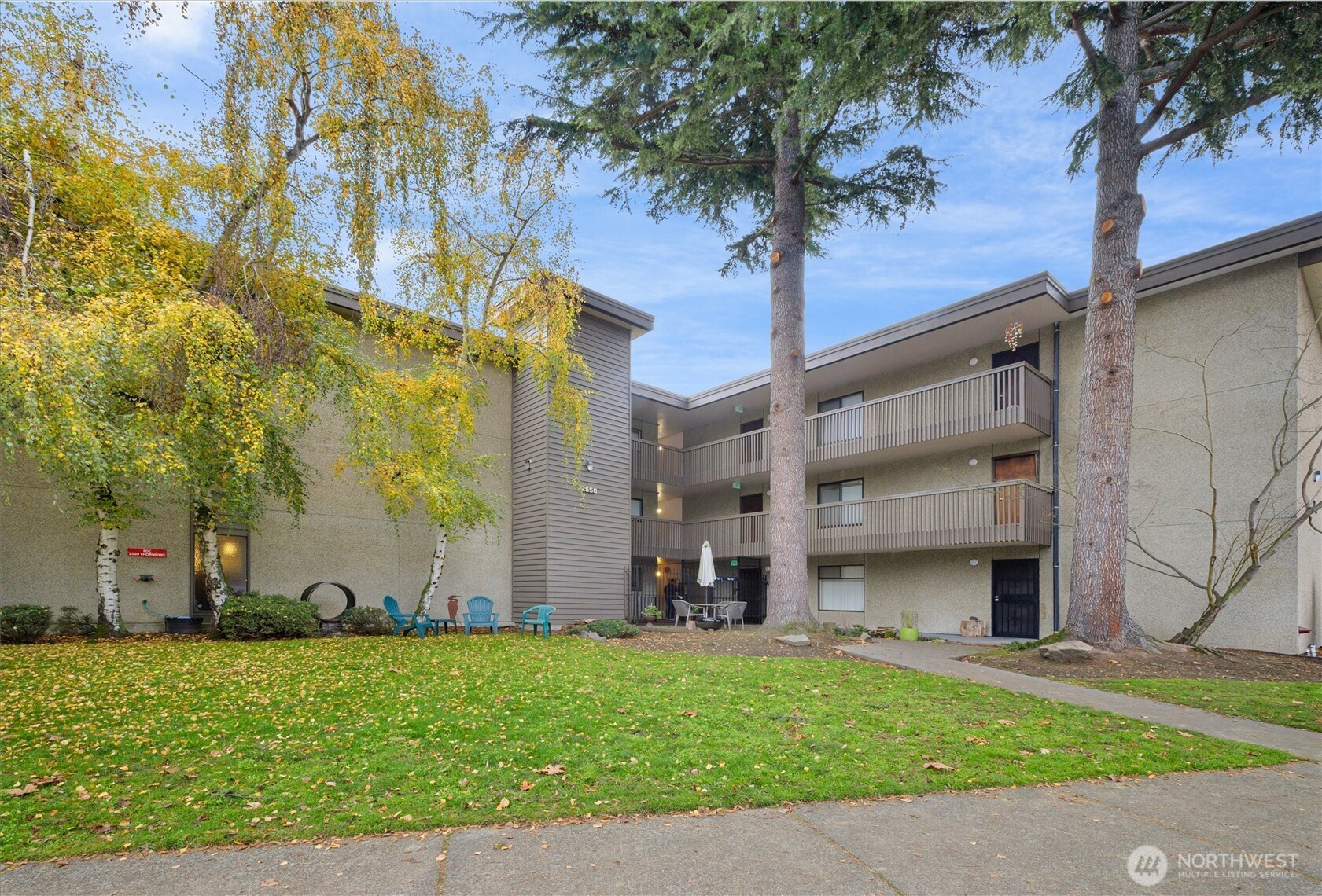 2550 Thorndyke Avenue W 103