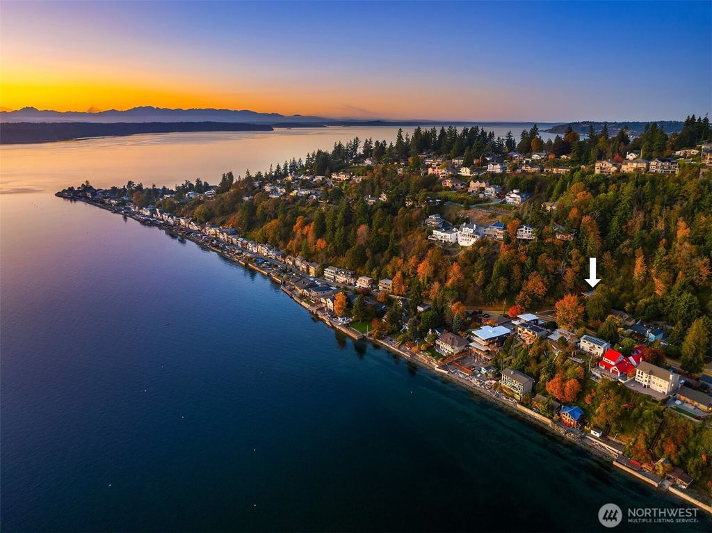 Photo of 2660 SW 172nd Street, Burien, WA 98166 (MLS # 2446002)