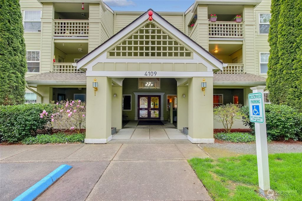 Photo of 4109 224th Lane SE #112, Issaquah, WA 98029 (MLS # 2220127)