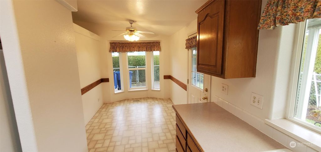listing image 9366101940074248446