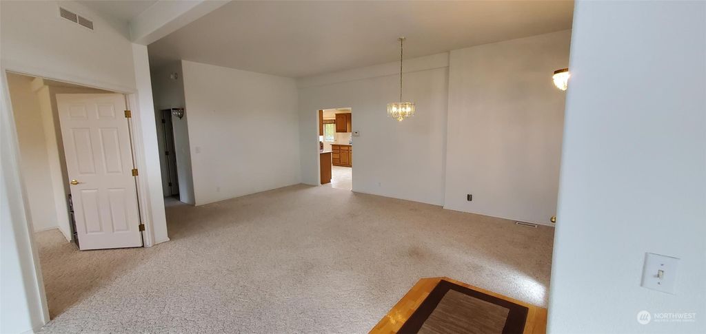 listing image 9360331491652920303