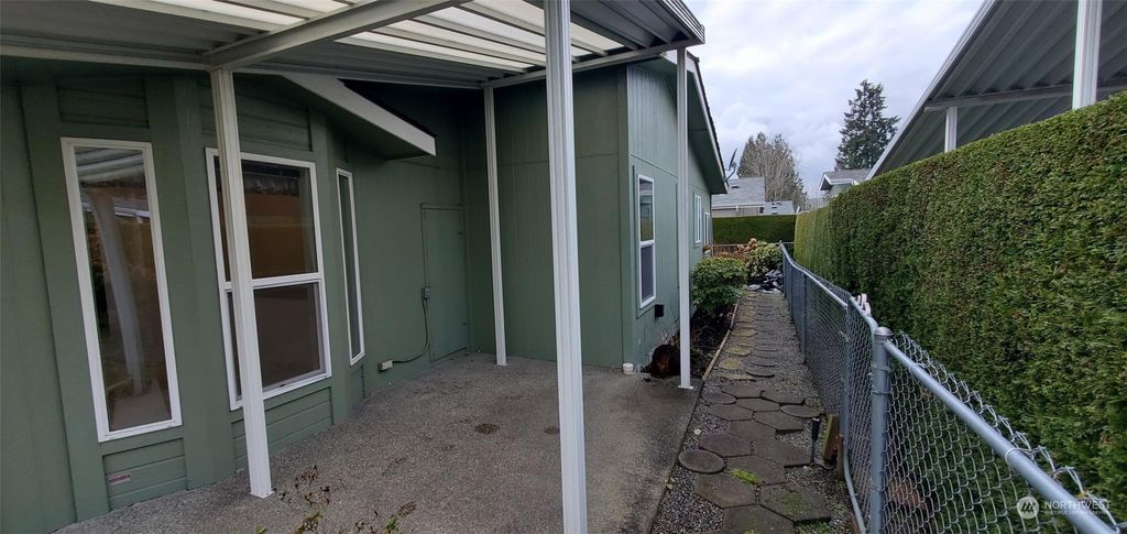 listing image 9366590207065129581