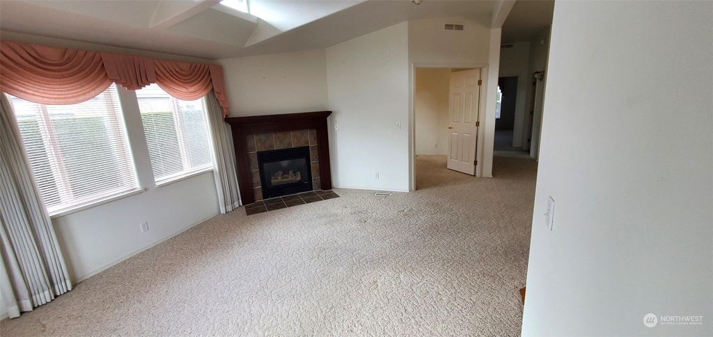 listing image 9366511902668444053