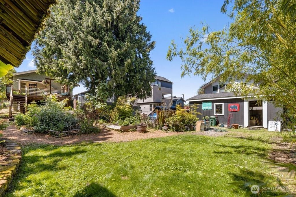 Photo of 932 Martin Luther King Jr Way, Seattle, WA 98122 (MLS # 2531767)