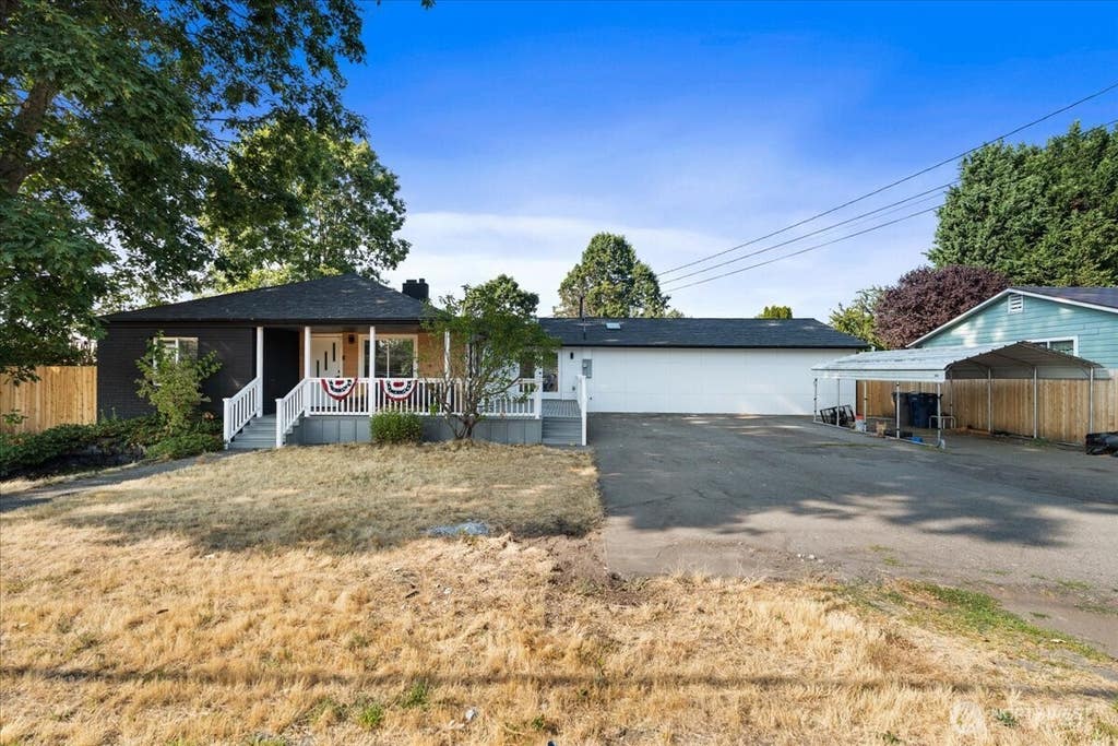 Photo of 409 3rd Avenue SE, Pacific, WA 98047 (MLS # 2571502)