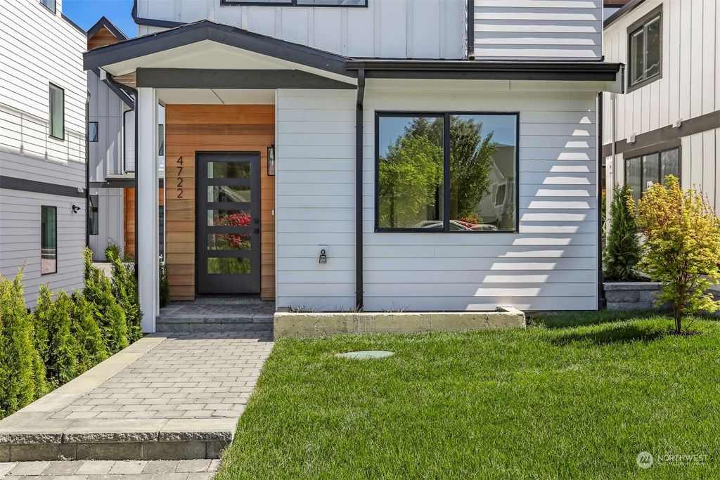 Photo of 4722 37th Avenue SW, Seattle, WA 98126 (MLS # 2310596)
