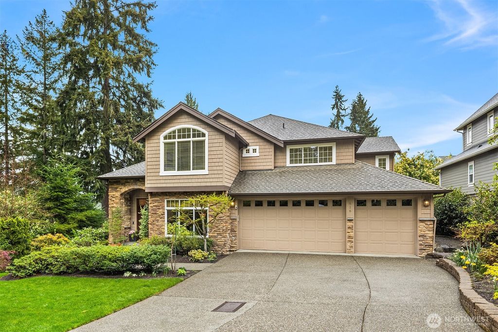 Photo of 816 100th Avenue SE, Bellevue, WA 98004 (MLS # 2508147)