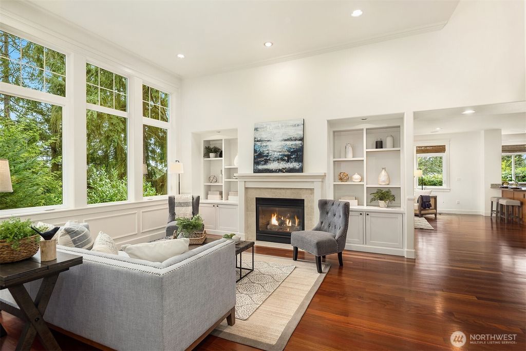 Photo of 816 100th Avenue SE, Bellevue, WA 98004 (MLS # 2508147)