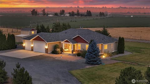 Photo of 5165 Road E.7 NE, Moses Lake, WA 98837 (MLS # 2565731)