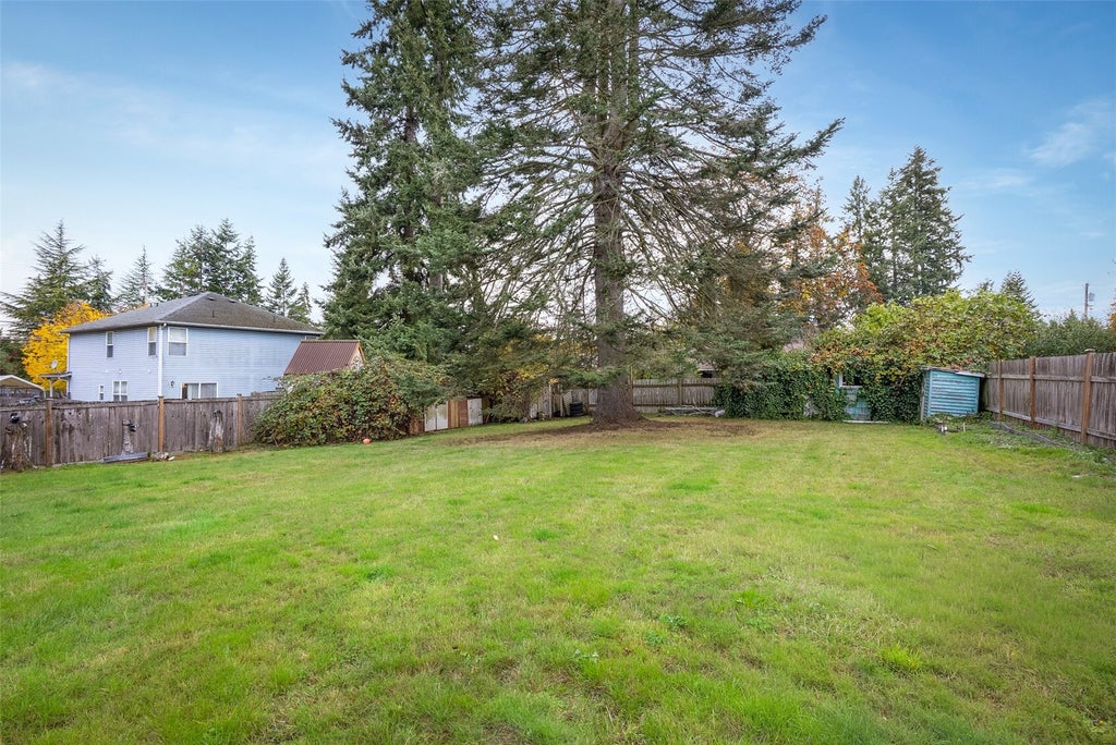 Photo of 321 Rose Way, Everett, WA 98203 (MLS # 2599046)