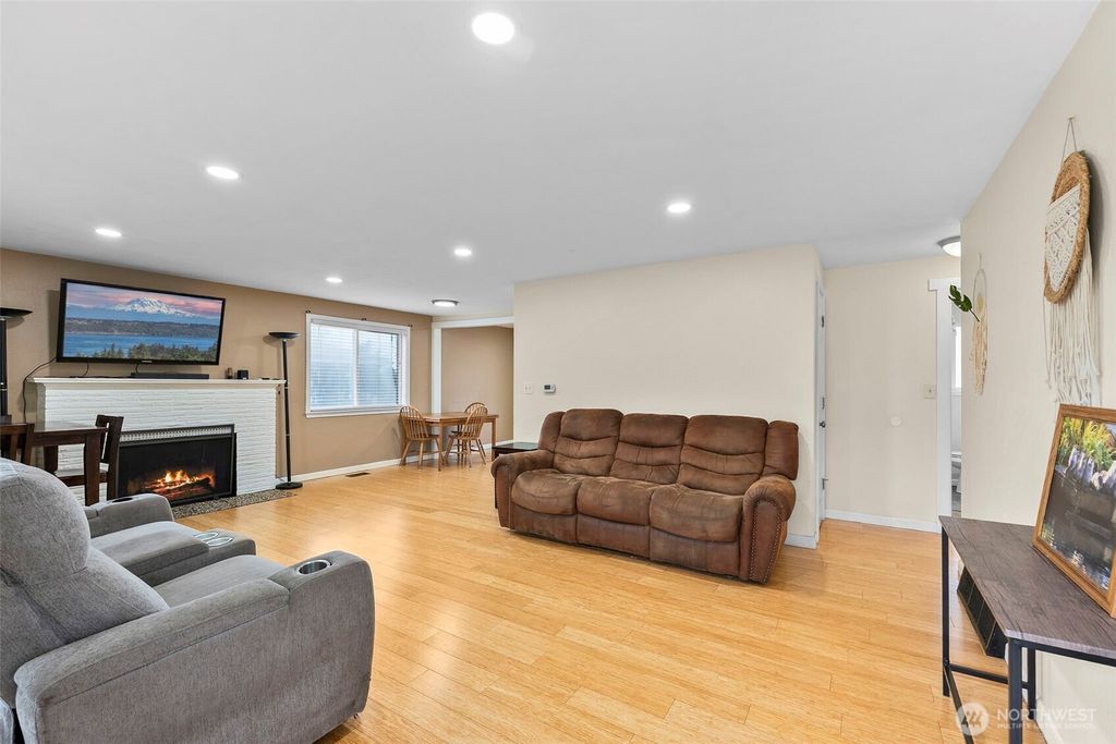 Photo of 7642 S Thompson Avenue, Tacoma, WA 98408 (MLS # 2494949)