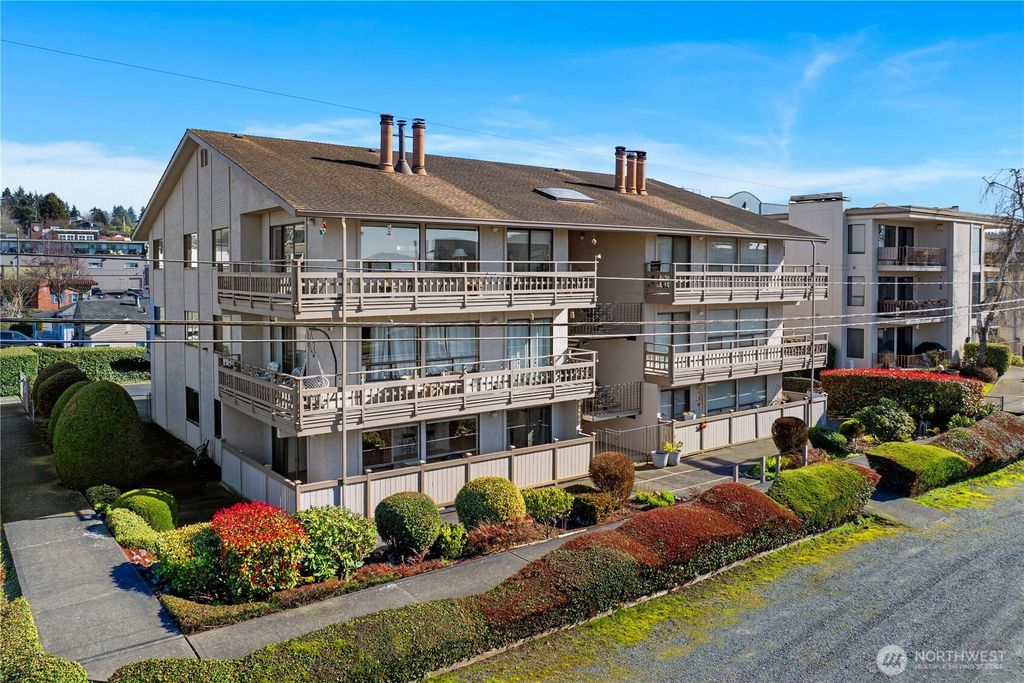 Photo of 22508 6th Avenue S #1, Des Moines, WA 98198 (MLS # 2488204)