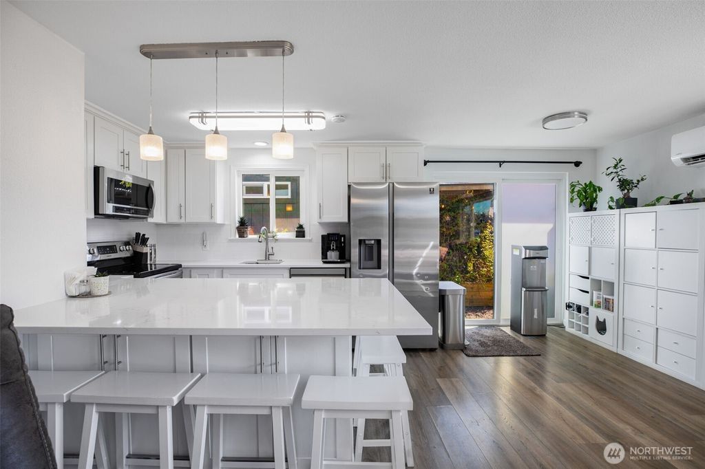 Photo of 12802 SE 202 Place, Kent, WA 98031 (MLS # 2498651)