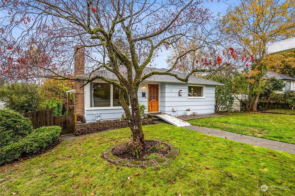 Photo of 515 Jason Avenue N, Kent, WA 98030 (MLS # 2302229)