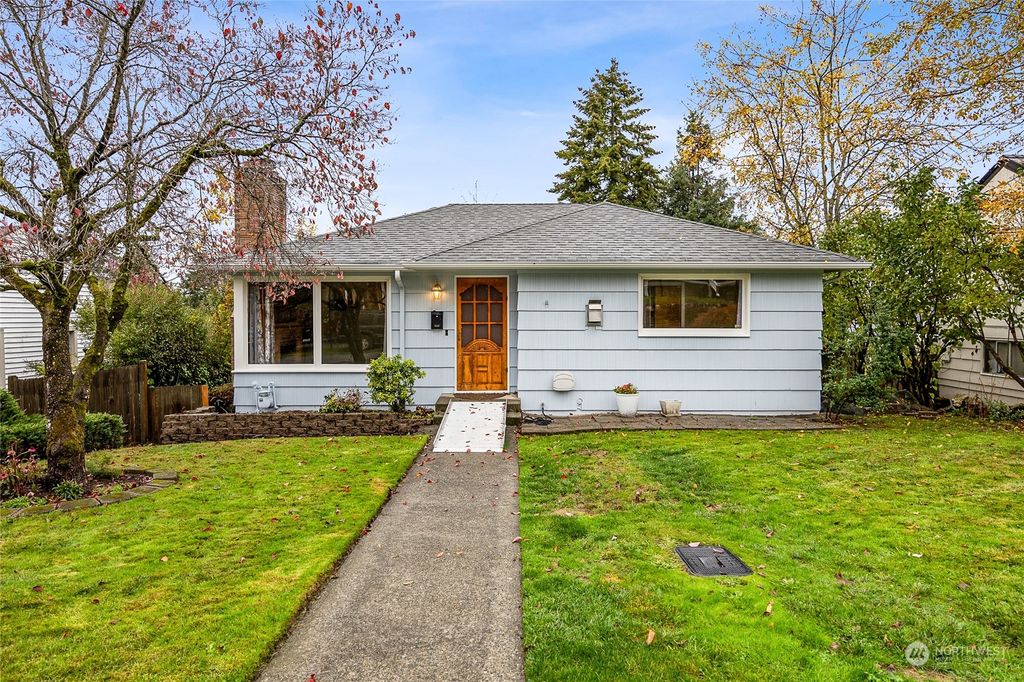 Photo of 515 Jason Avenue N, Kent, WA 98030 (MLS # 2302229)