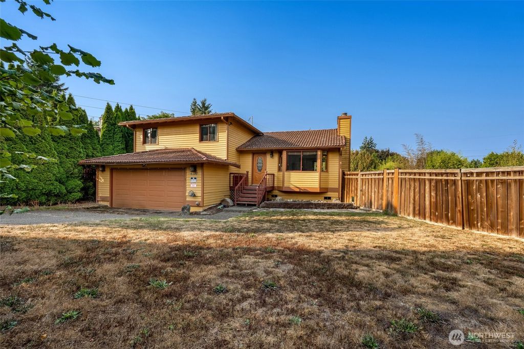 Photo of 4310 131st Street SE, Everett, WA 98208 (MLS # 2435700)