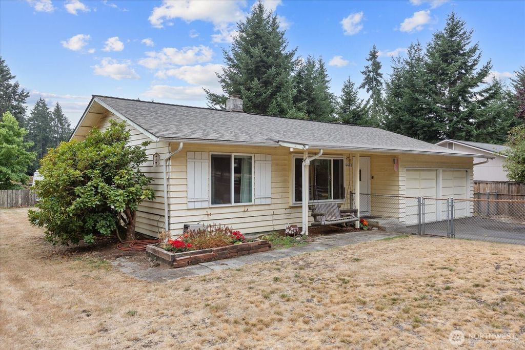 Photo of 14413 SE 139th Place, Renton, WA 98059 (MLS # 2427265)