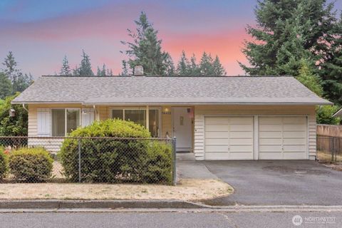 Photo of 14413 SE 139th Place, Renton, WA 98059 (MLS # 2427265)