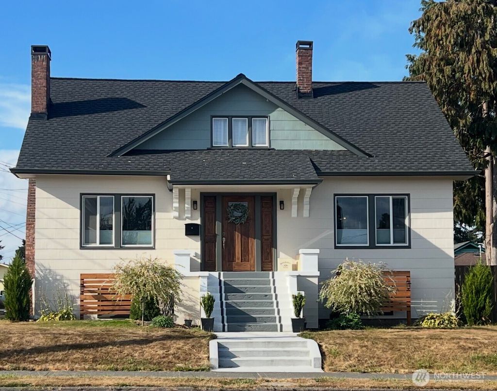 Photo of 2811 19 Street, Everett, WA 98201 (MLS # 2510412)